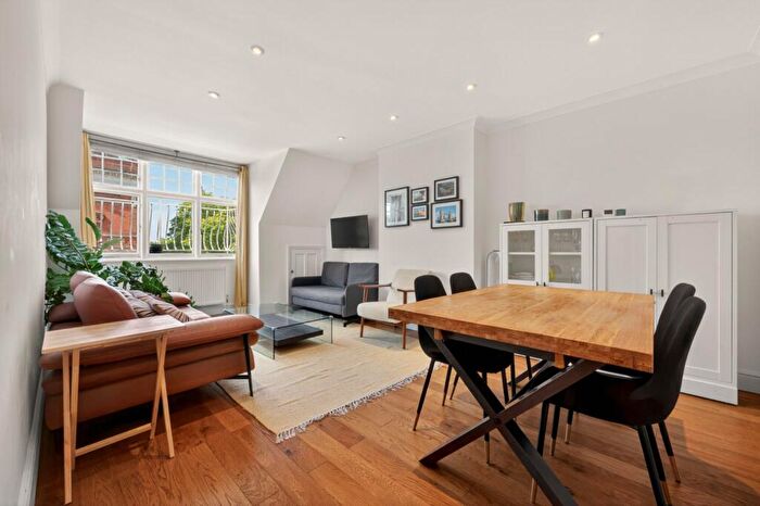 2 Bedroom Flat For Sale In Haverstock Hill, Belsize Park, NW3