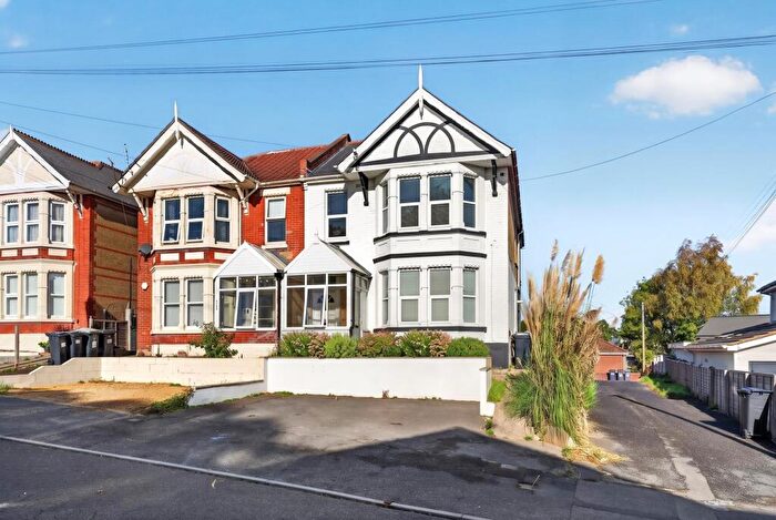 3 Bedroom Flat To Rent In Alexandra Road, Bournemouth, BH6