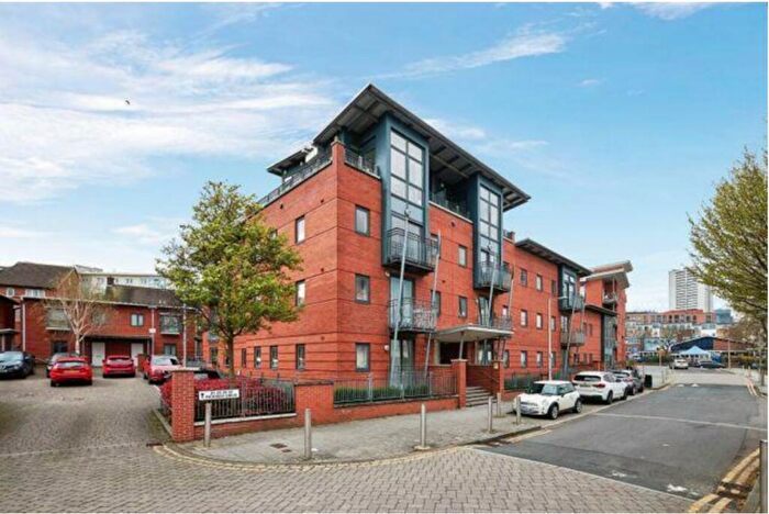 3 Bedroom Apartment To Rent In Rickman Drive, Birmingham, B15
