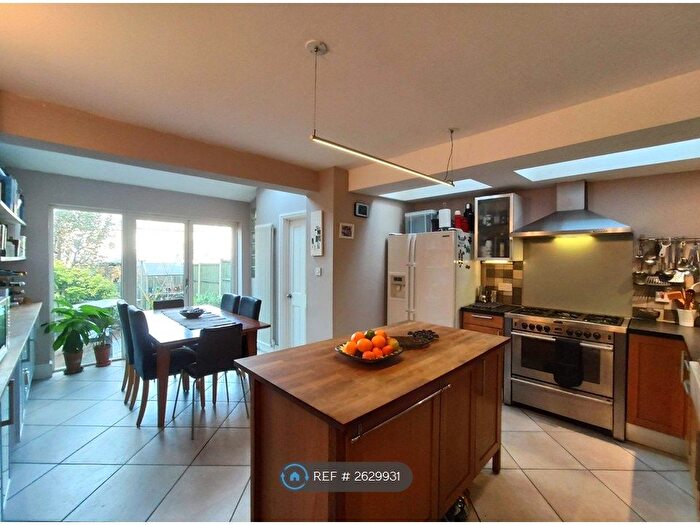 4 Bedroom Semi-Detached House To Rent In Woodville Road, Thornton Heath, CR7