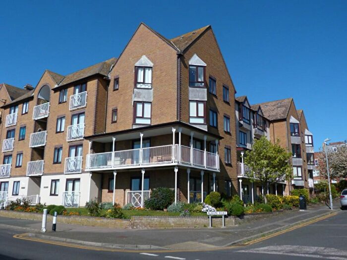 2 Bedroom Flat For Sale In Victoria Parade, Ramsgate, Kent, CT11
