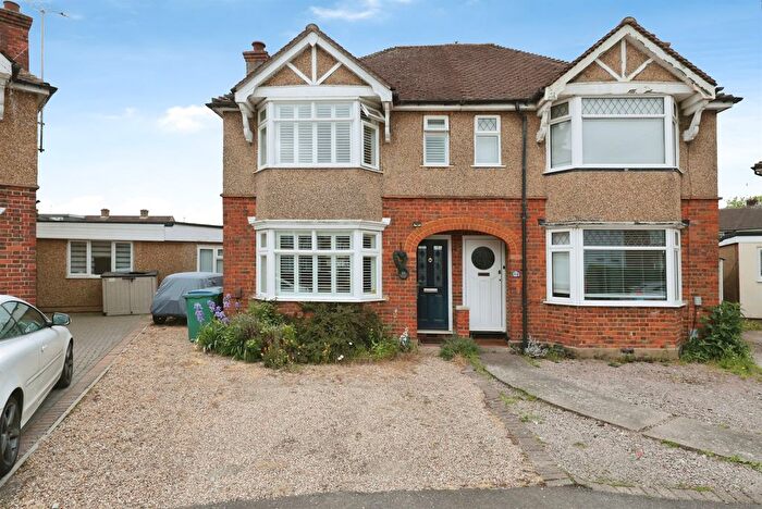 3 Bedroom Semi Detached House For Sale In Maytree Crescent, Watford, WD24