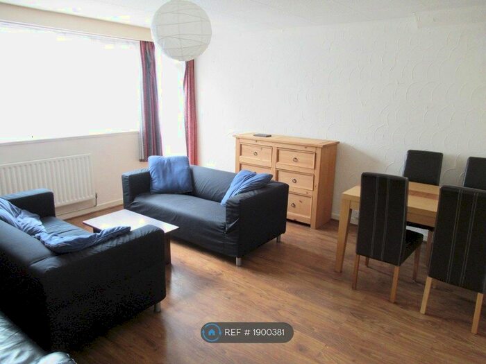 3 Bedroom Flat To Rent In Gayhurst Road, Hackney, London, E8