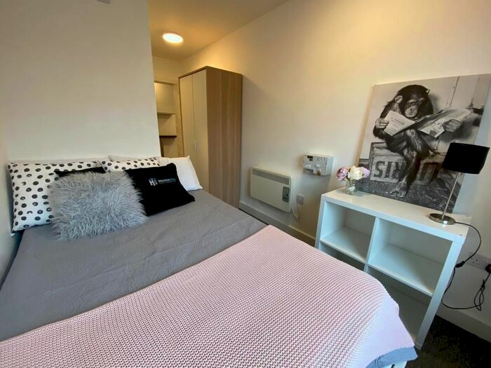 2 Bedroom Flat To Rent In Queens Terrace, Southampton SO14