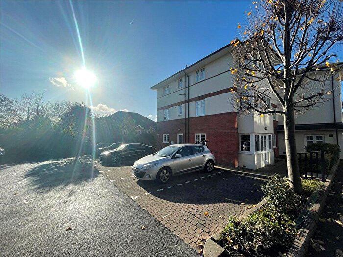 2 Bedroom Apartment To Rent In Brooklyn Road, Woking, Surrey, GU22