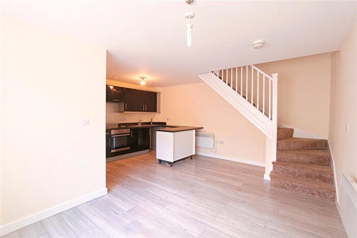 2 Bedroom End Of Terrace House To Rent In Carrfield, Hyde, Greater Manchester, SK14