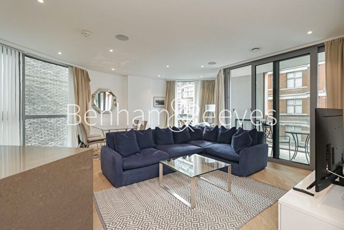 2 Bedroom Flat To Rent In Buckingham Gate, Westminster, SW1E