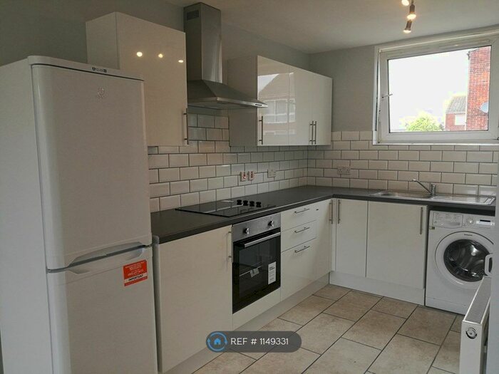 2 Bedroom Flat To Rent In Exeter Road, Dagenham, RM10