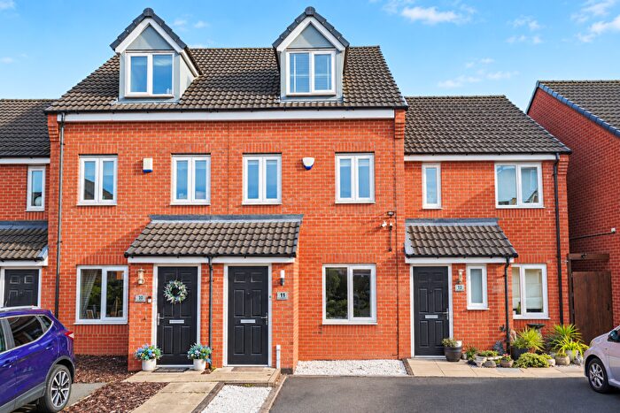 3 Bedroom Terraced House For Sale In Metcalfe Close, Stretton, DE14