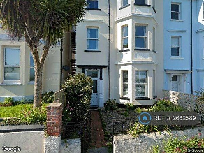 2 Bedroom Flat To Rent In Seafield Road, Seaton, EX12
