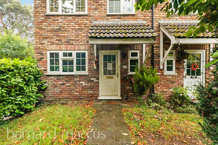 3 Bedroom End Of Terrace House For Sale In Addington Village Road, Croydon, CR0