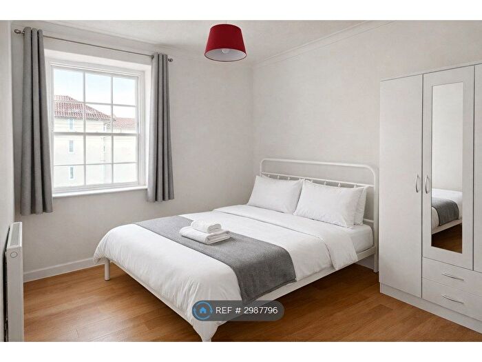 2 Bedroom Flat To Rent In Fulham Palace Road, London, W6