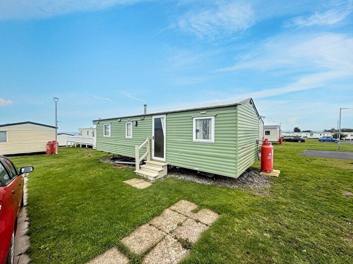 3 Bedroom Mobile/park Home For Sale In Coast Road, Blackhall Colliery, Hartlepool, TS27