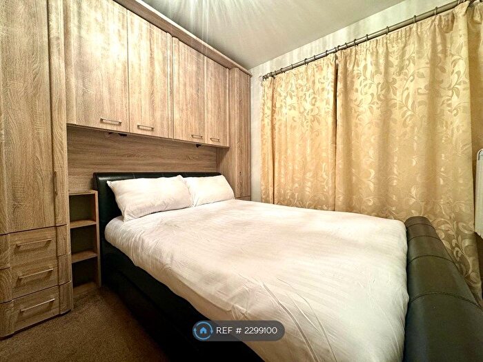 1 Bedroom Flat To Rent In Randolph Gardens, London, NW6
