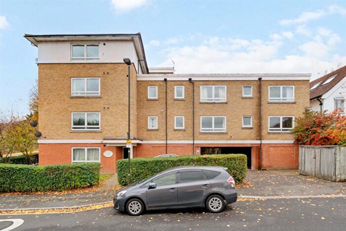 2 Bedroom Flat For Sale In Pollard Road, Morden, SM4