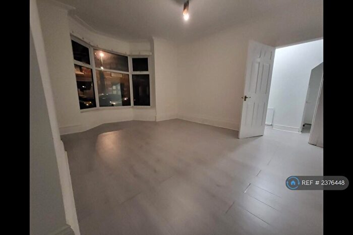 2 Bedroom Flat To Rent In Leighton Street, South Shields, NE33