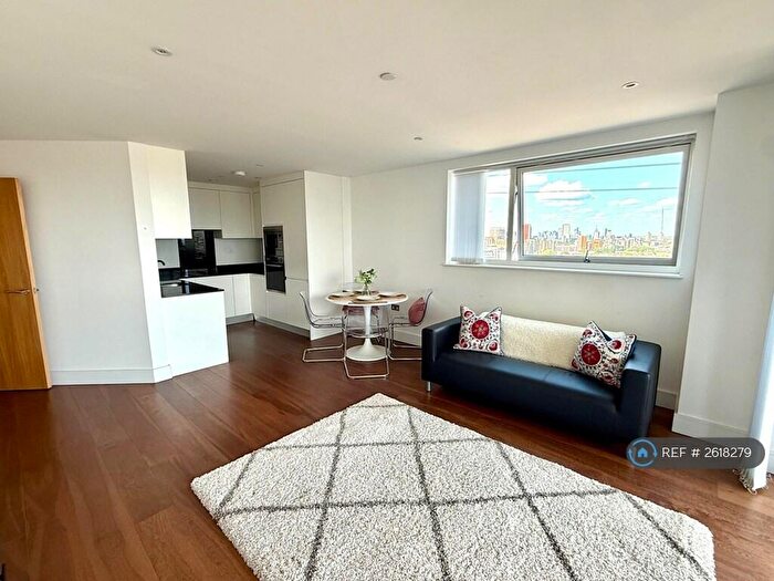 1 Bedroom Flat To Rent In Western Gateway, London, E16