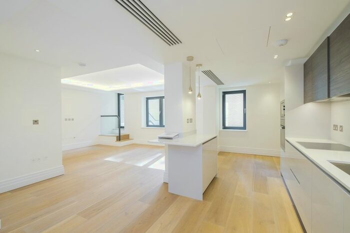 2 Bedroom Flat To Rent In Kensington Gardens Square, London, W2