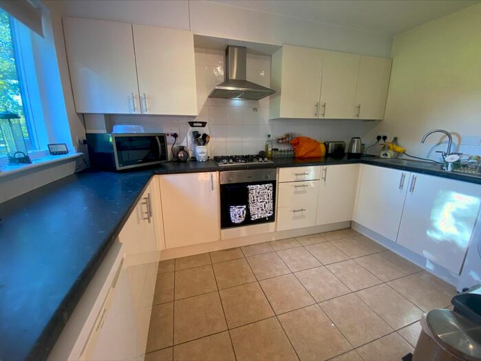 2 Bedroom Flat To Rent In Cockcroft Place, Cambridge, CB3