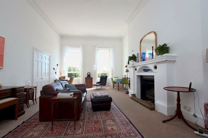 2 Bedroom Flat To Rent In Lansdown Crescent, Bath, BA1