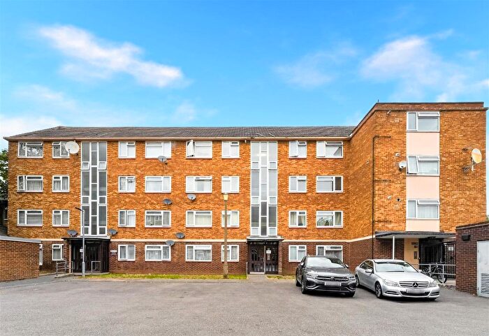 2 Bedroom Flat To Rent In Richmond Road, London, E7