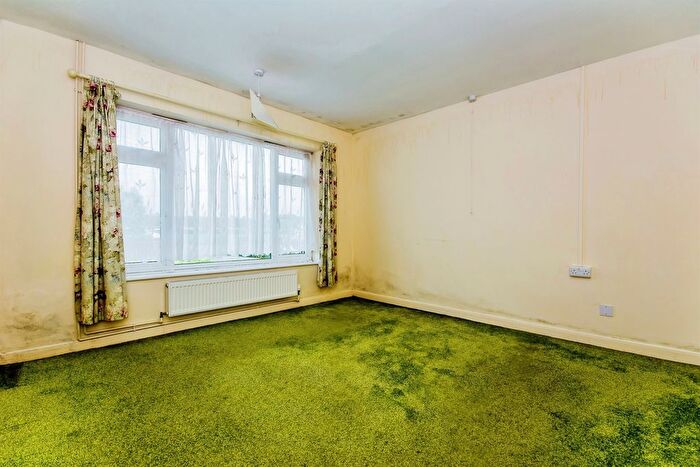 2 Bedroom Detached Bungalow For Sale In Daniels Crescent, Long Sutton, Spalding, PE12