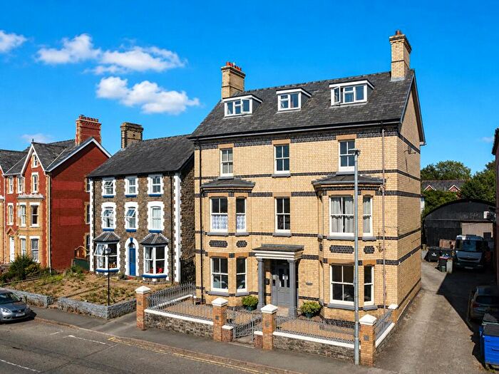 1 Bedroom Apartment For Sale In Temple Street, Llandrindod Wells, Powys, LD1