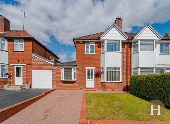 4 Bedroom Semi-Detached House For Sale In Worlds End Lane, Quinton, B32