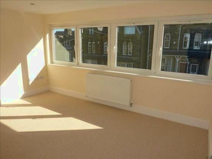 2 Bedroom Flat To Rent In Richmond Court, Ilkley, LS29