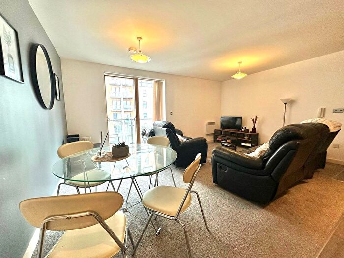 2 Bedroom Flat To Rent In Barton Place, Hornbeam Way, Green Quarter, M4