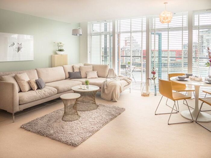 3 Bedroom Flat For Sale In Western Beach, Hanover Avenue, Royal Docks, London, E16