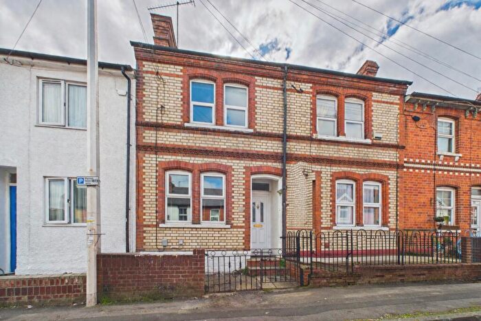 3 Bedroom Terraced House For Sale In Edgehill Street, Reading, Berkshire, RG1