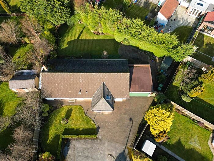 3 Bedroom Bungalow For Sale In Park Drive, Thornton, Liverpool, L23