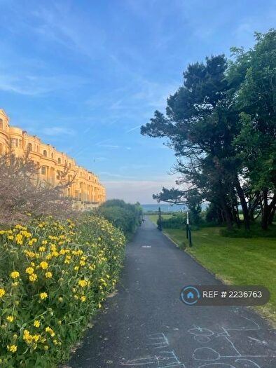 1 Bedroom Flat To Rent In Brunswick Square, Hove And Brighton, BN3