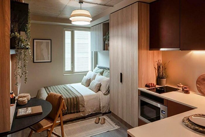 Studio To Rent In Chatfield Road, London, SW11