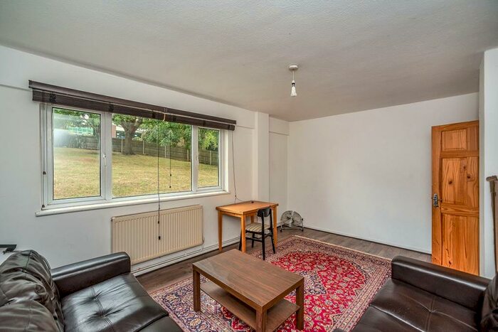 2 Bedroom Flat To Rent In Greystead Road, London, SE23
