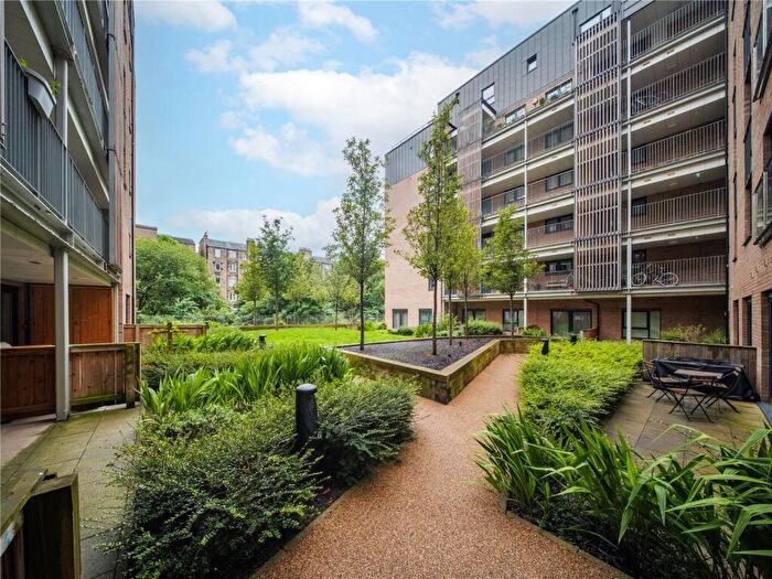 2 Bedroom Apartment For Sale In Shrubhill Walk, Edinburgh, EH7