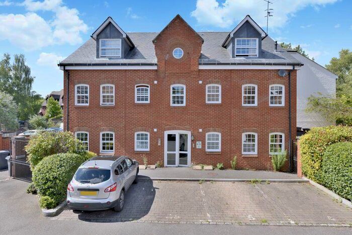 2 Bedroom Apartment To Rent In Penstock Mews, Godalming, GU7