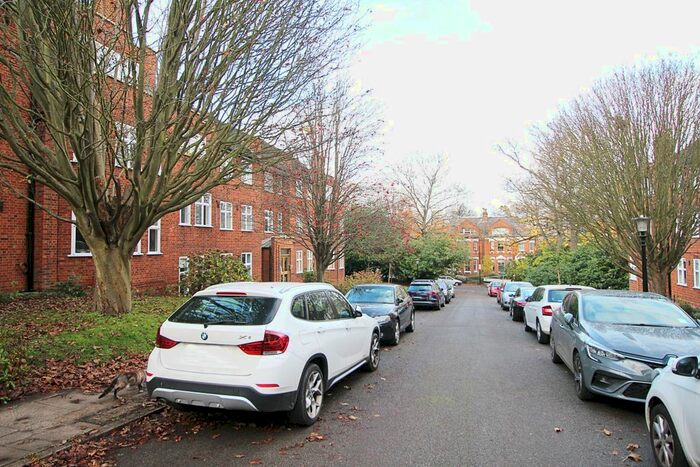 2 Bedroom Flat To Rent In Haslemere Road, Crouch End, London N8