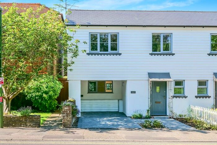 3 Bedroom End Of Terrace House To Rent In Tanyard Lane, Steyning, West Sussex, BN44