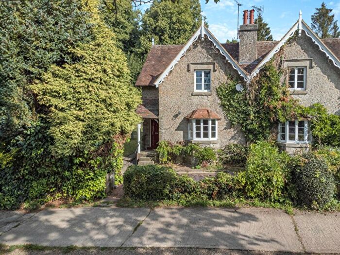 3 Bedroom Semi-Detached House For Sale In Loddington Lane, Linton, Maidstone, Kent, ME17