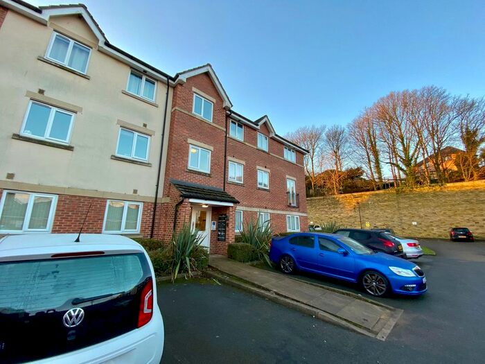2 Bedroom Flat To Rent In Blackthorn Drive, Lindley, Huddersfield HD3