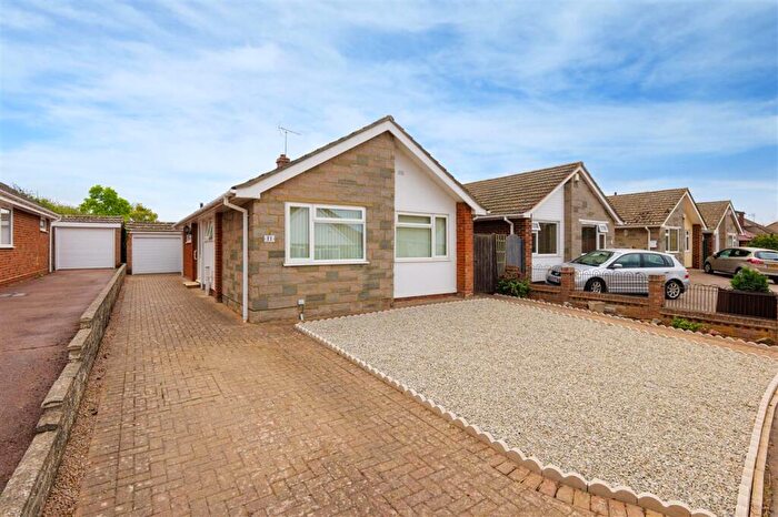 2 Bedroom Bungalow For Sale In Woodside Gardens, Sittingbourne, ME10