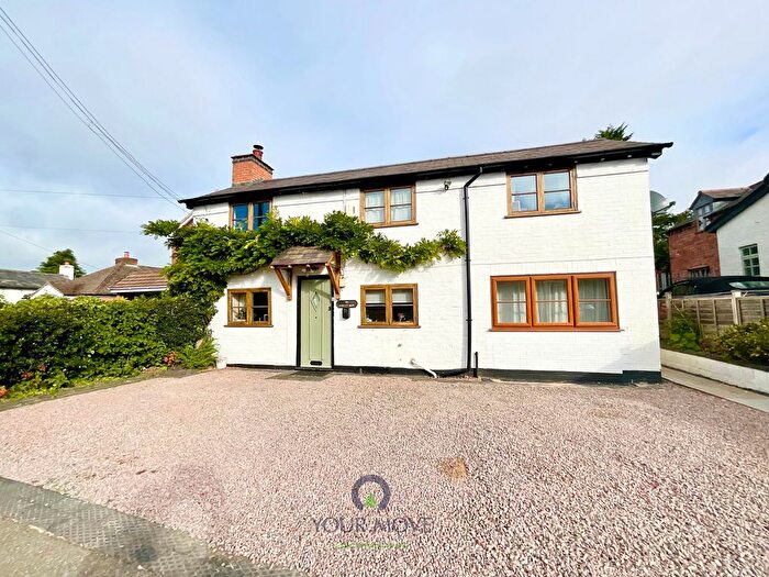 3 Bedroom Cottage For Sale In Barley Mow Lane, Catshill, Bromsgrove, Worcestershire, B61