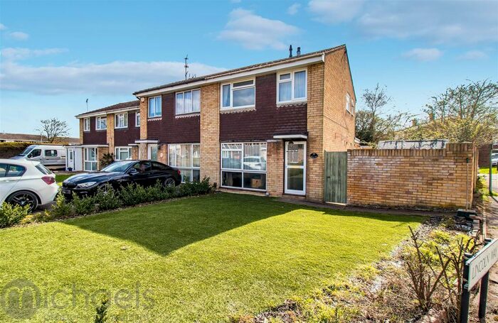 3 Bedroom Semi-Detached House To Rent In Lincoln Way, Colchester, CO1