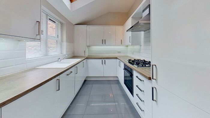 6 Bedroom End Of Terrace House To Rent In Balfour Road, Lenton, NG7