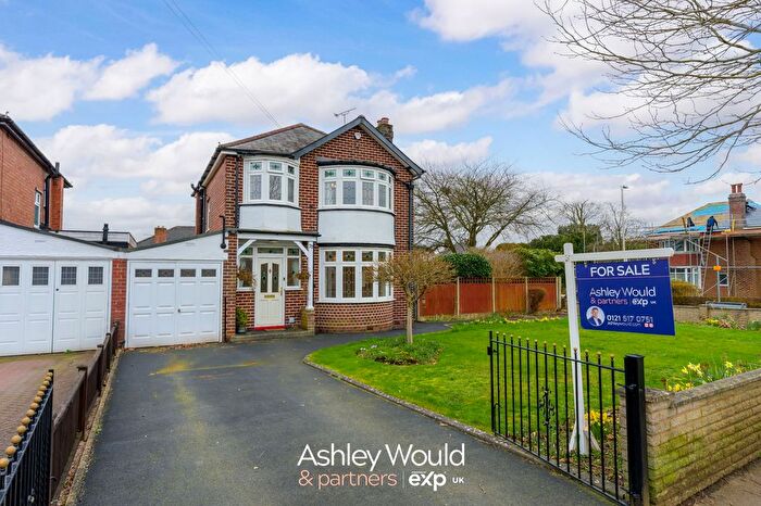 3 Bedroom Detached House For Sale In Priory Road, Halesowen, B62