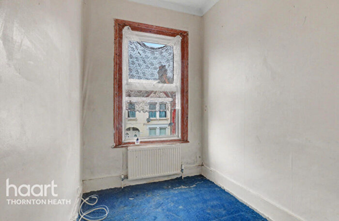 3 Bedroom Maisonette For Sale In Mersham Road, Thornton Heath, CR7