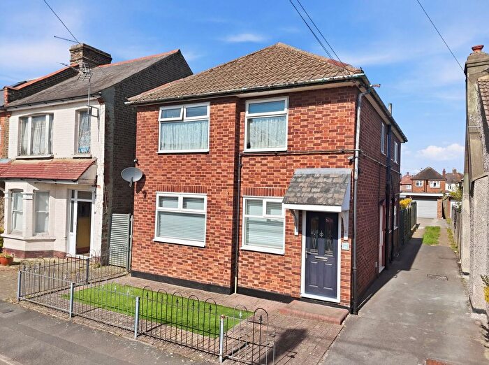 2 Bedroom Maisonette For Sale In Westward Road, London, E4