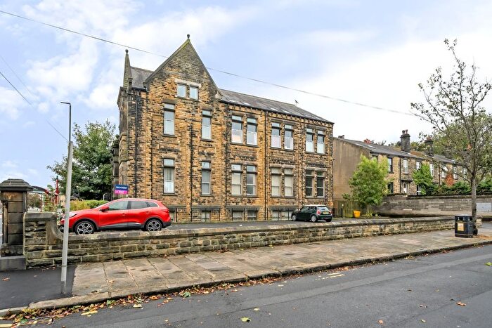 1 Bedroom Flat To Rent In Upper Town Street, Leeds, LS13